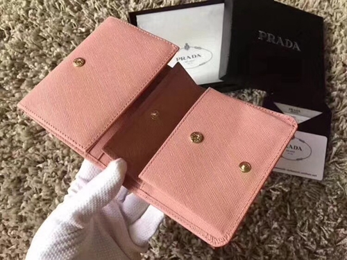 プラダ財布内部構造